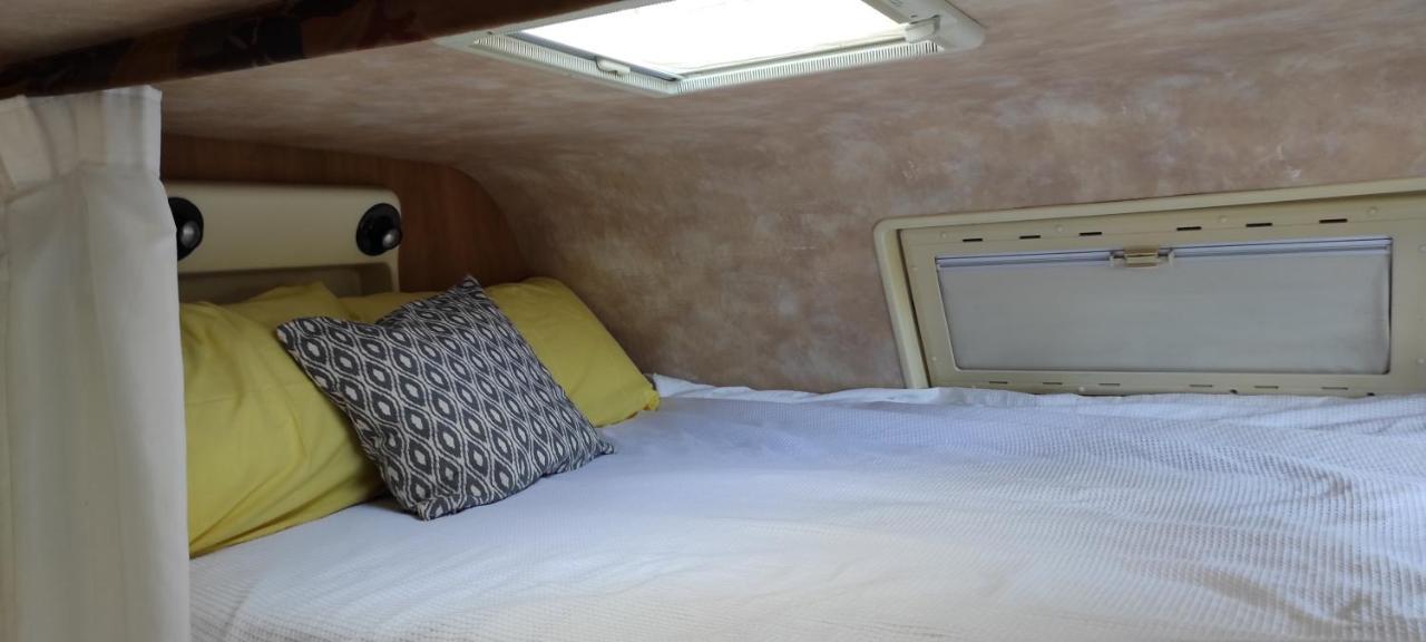 Charmant Camping-Car A La Campagne Labessiere-Candeil Exterior photo